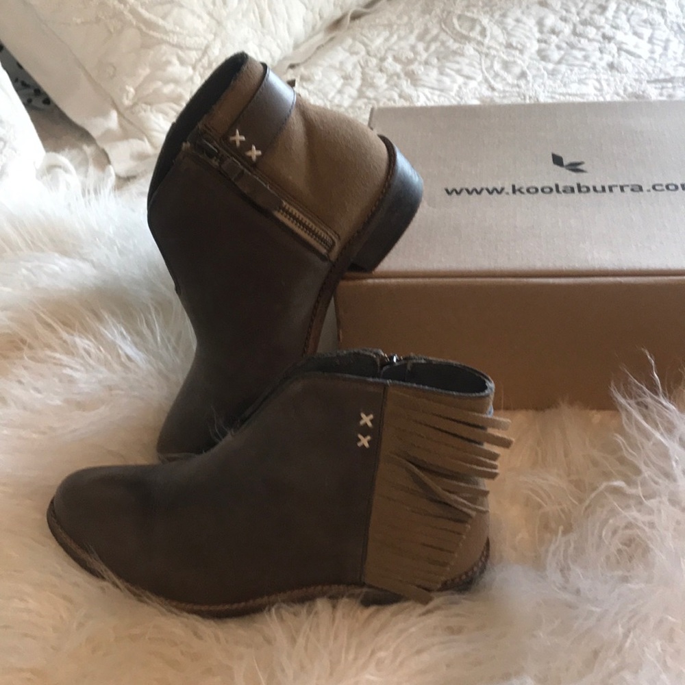 Super cute western boots